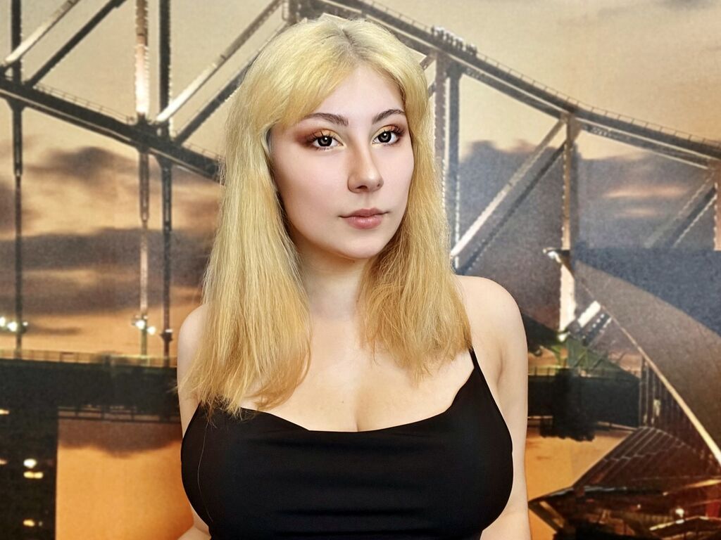 Cassandrapirs Big Titted Blond Teen Girl Webcam
