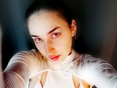 CeceliaJohnson - female with black hair webcam at LiveJasmin