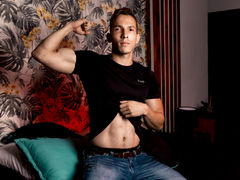 CharlyDean - male webcam at LiveJasmin