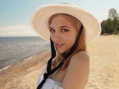 ChloeLins - blond female webcam at LiveJasmin