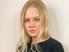 DaisyCreedon - blond female webcam at LiveJasmin