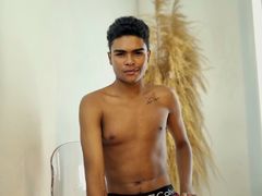 DaivyReyes - male webcam at LiveJasmin