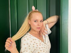 DaphneBirch - blond female with  big tits webcam at LiveJasmin