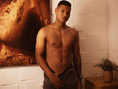 DarrenLemus - male webcam at LiveJasmin