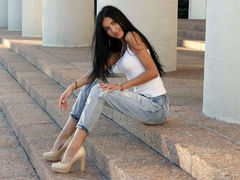 VeronicaRay - female with black hair webcam at LiveJasmin