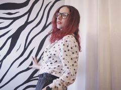 DorothyParkers - female with red hair webcam at LiveJasmin