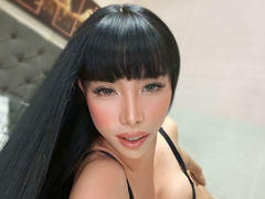 ElektraPrince - shemale with brown hair webcam at LiveJasmin