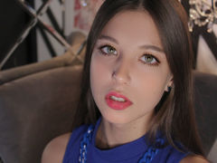 ElizaBerry from LiveJasmin