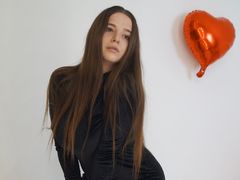 ElizabethBronks - female with brown hair and  big tits webcam at LiveJasmin