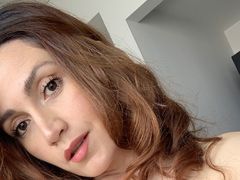 EmiliaMendoza - female with black hair and  big tits webcam at LiveJasmin