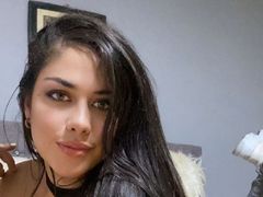 EmiliaRosa - female with black hair webcam at LiveJasmin