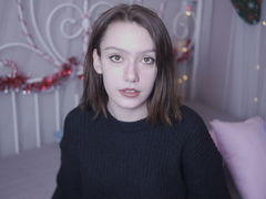 EmilieBloom_ - female with brown hair webcam at ImLive