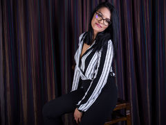 EmmaAtkins - female with black hair webcam at LiveJasmin