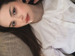 EvaGallager - female with brown hair webcam at LiveJasmin