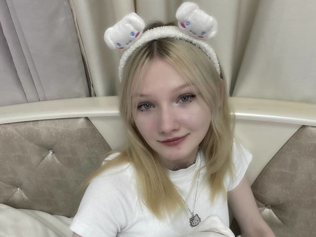 Evaskills Blond Teen Female Webcam Sexcamdb Com