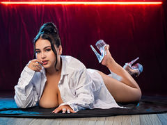 EvelinLombardi - female with black hair and  big tits webcam at xLoveCam