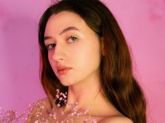 FlorenceBloom - female with brown hair webcam at xLoveCam