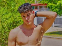 GeaorgeThomson - male webcam at LiveJasmin