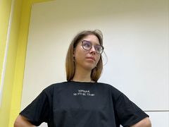 GlennaEdgin - female with brown hair webcam at LiveJasmin