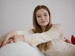 HannaWay - blond female webcam at LiveJasmin