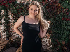 HannaWay - blond female webcam at LiveJasmin