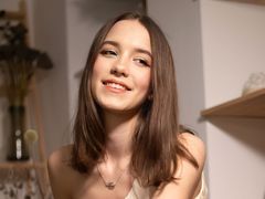 HelenOwen - female with brown hair webcam at LiveJasmin