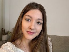 HollisBarks - female with brown hair webcam at LiveJasmin