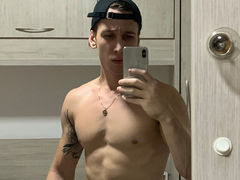 HugoBlond - male webcam at LiveJasmin