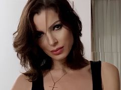YngridSpencer - female with brown hair and  big tits webcam at LiveJasmin