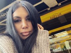 IsaIsabel - female with black hair and  big tits webcam at LiveJasmin
