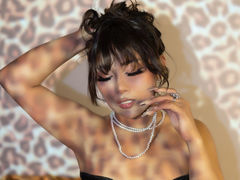 DannaLowel - female with brown hair webcam at LiveJasmin