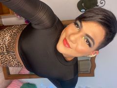 IsabellaOsorio - shemale with black hair webcam at LiveJasmin