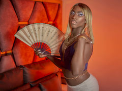 IsseyMartinez - blond shemale webcam at LiveJasmin