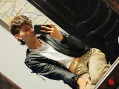 JamesSea - male webcam at LiveJasmin