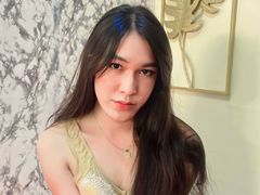 JaneWilsons - shemale with black hair webcam at LiveJasmin