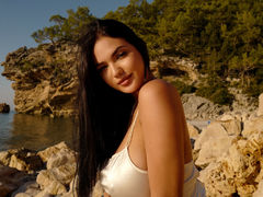 JessicaSue - female with brown hair webcam at LiveJasmin