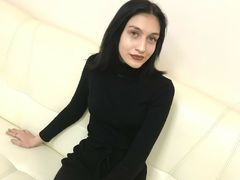 JessieFields - female with brown hair webcam at xLoveCam