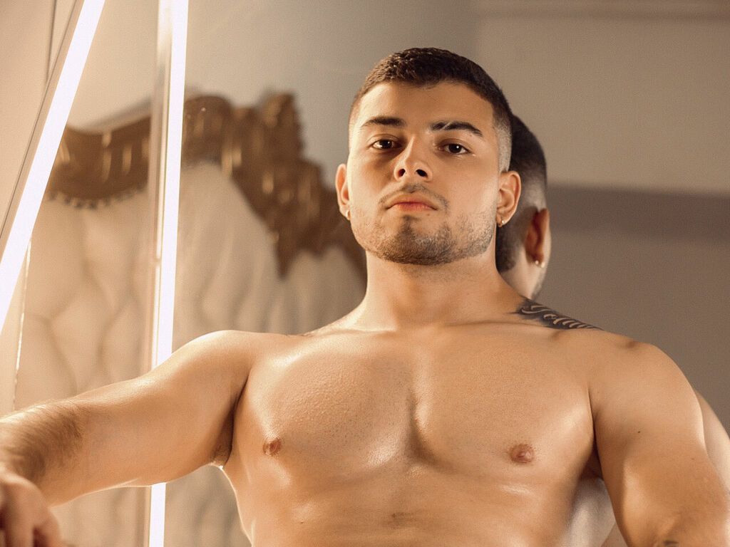JorgeBrand - latin male webcam - SexCamDB.com