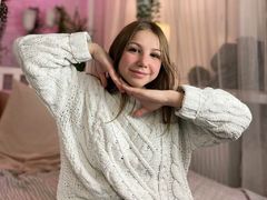 JudyBlooms - female with brown hair webcam at LiveJasmin