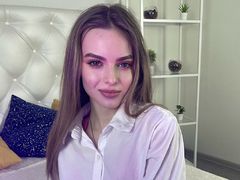 JuliaBrewer - blond female webcam at LiveJasmin