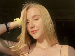 KatherineGarner - blond female webcam at LiveJasmin