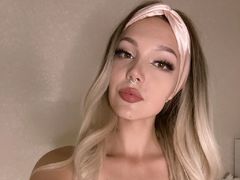 KaylaHazelL - blond female webcam at ImLive