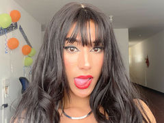 KimlaReina - shemale with black hair webcam at LiveJasmin