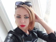 KiraKrowl from LiveJasmin