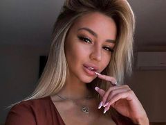 KritzerRebeka - blond female webcam at LiveJasmin