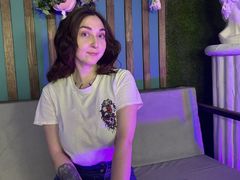 LadyAlcinaa - female with brown hair and  big tits webcam at LiveJasmin