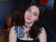 LadyAlcinaa - female with brown hair and  big tits webcam at LiveJasmin