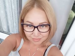 SofieNovak - female with brown hair and  big tits webcam at LiveJasmin