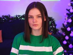 LauraRyan - female with brown hair webcam at LiveJasmin