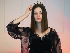 LauraRyan - female with brown hair webcam at LiveJasmin